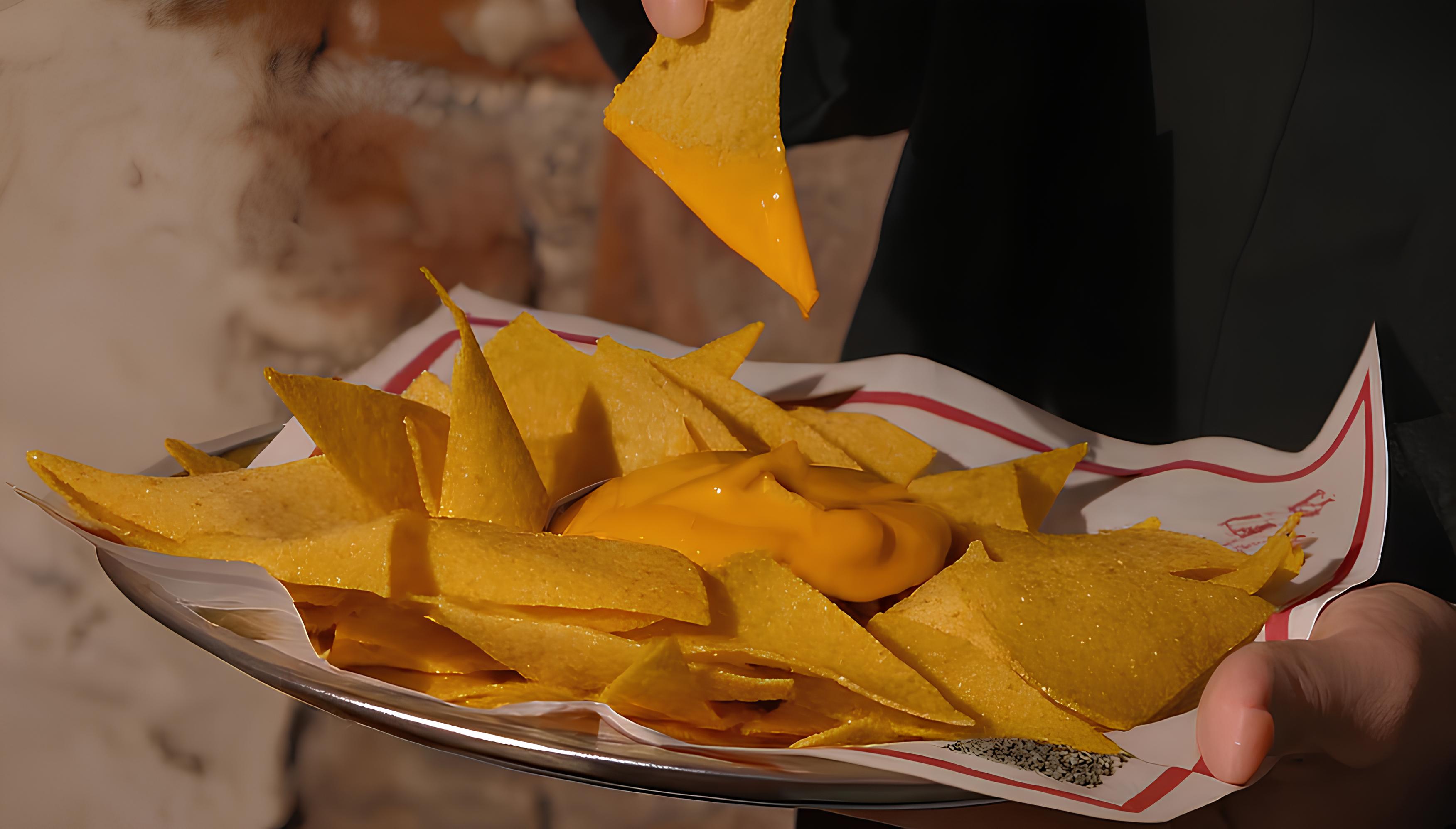 NACHOS (Cheddar Soslu)