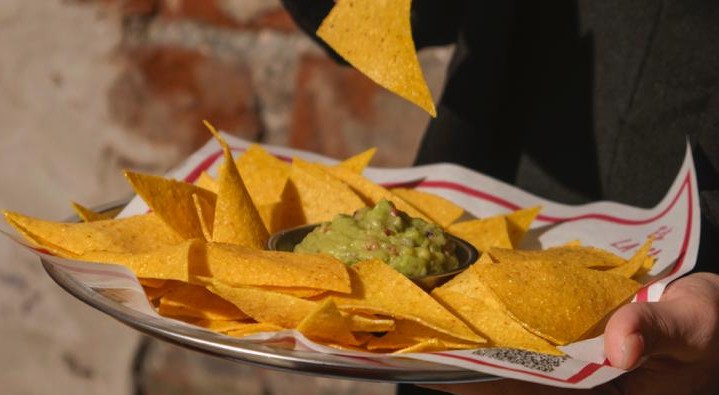 NACHOS (Guacamole Soslu)